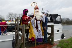 Aurèlie Slegers verwelkomt de Sint in Lommel