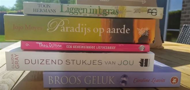 BOEKENSTAPELGEDICHTEN ...