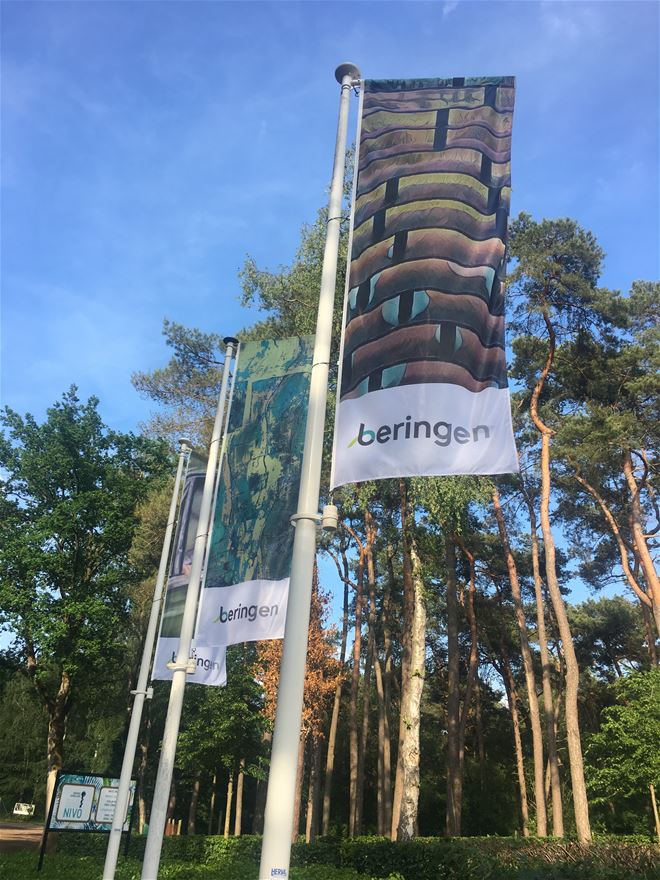 De hemel boven Beringen kleurt kunstig