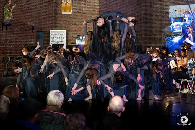 Dansers KANL op Halloweenconcert Nut & Vermaak