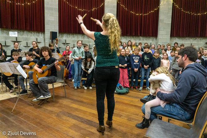 Harmoniezaal Peer krioelt van leven