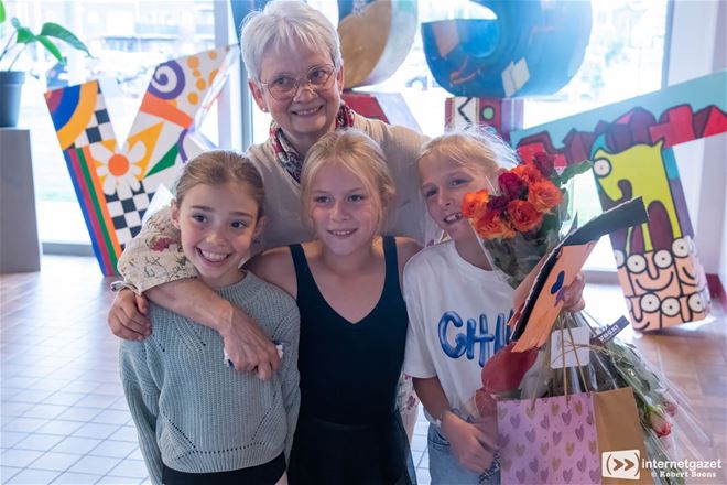 Juf Christine in de bloemetjes!