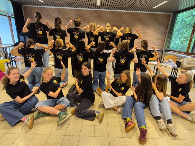 Jeugdkoor Respiro krijgt nieuwe polo's